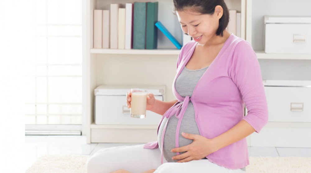 Cara Mengatasi Mulut Terasa Pahit dan Mual saat Hamil