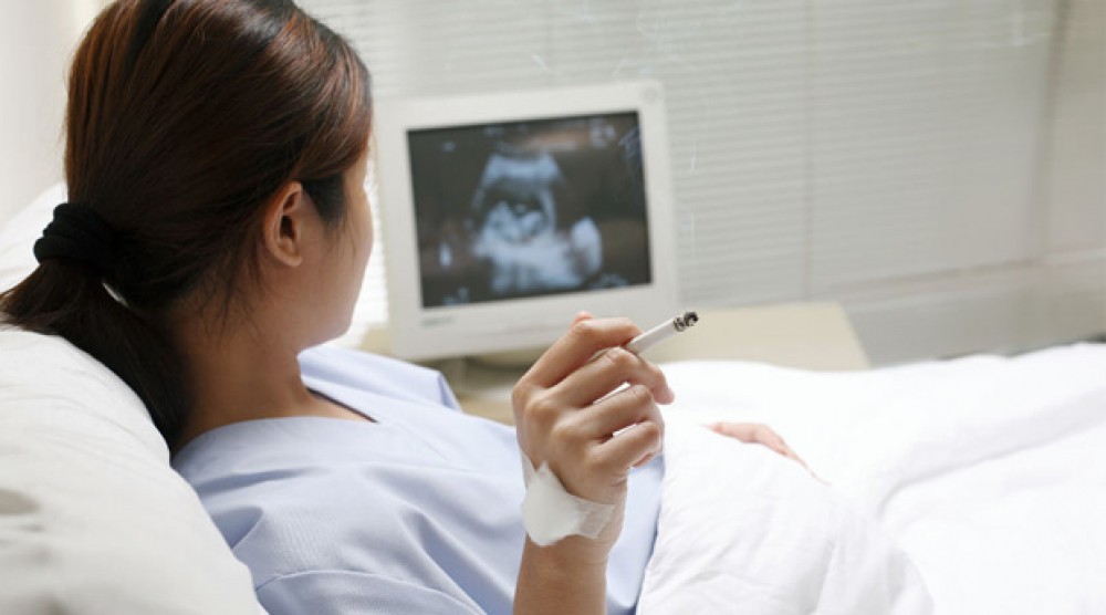 Bahaya Asap Rokok bagi Ibu Hamil yang Harus Dihindari