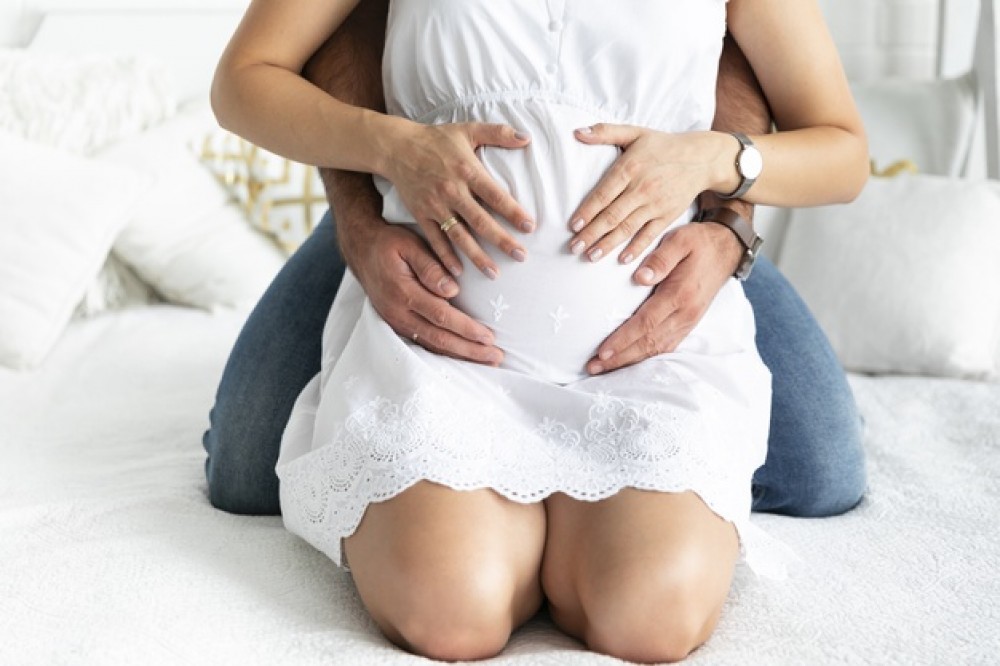 sakit pinggang saat hamil 9 bulan apakah tanda akan melahirkan 18
