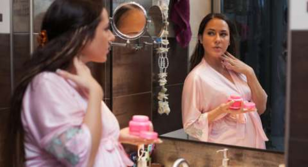 Perawatan Wajah Ibu Hamil secara Alami yang Boleh Dilakukan Perawatan Wajah Ibu Hamil secara Alami yang Boleh Dilakukan