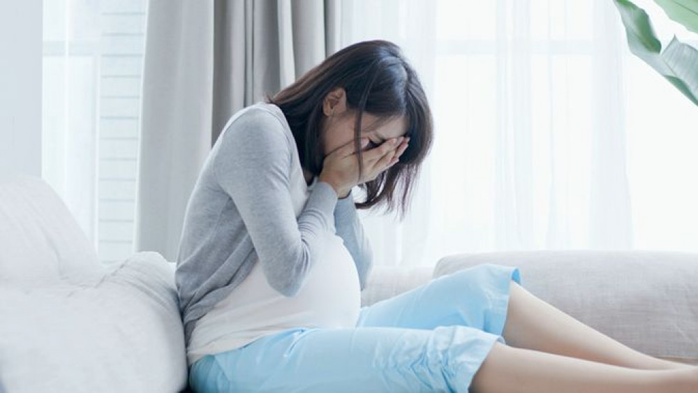 Cara Menghadapi Ibu Hamil yang Emosinya Mudah Sensitif