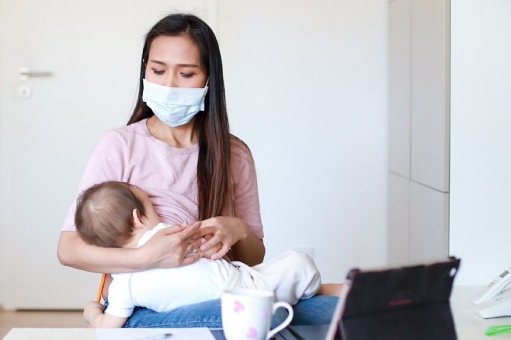 Posisi Menyusui yang Dianjurkan untuk Mencegah Gumoh Posisi Menyusui yang Dianjurkan untuk Mencegah Gumoh