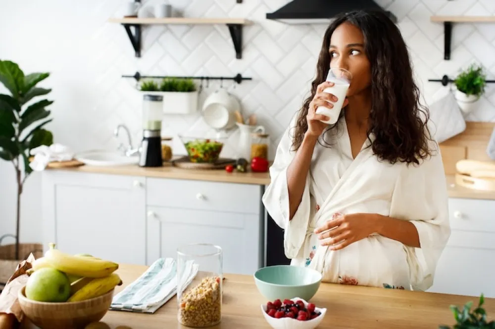 ibu hamil minum susu