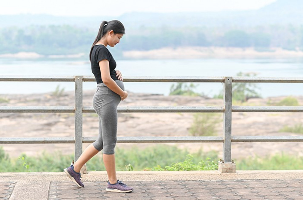Manfaat Jalan Kaki untuk Ibu Hamil dan Tips Melakukannya Manfaat Jalan Kaki untuk Ibu Hamil dan Tips Melakukannya