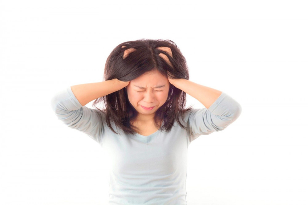 Cara Mengatasi Rambut Rontok Secara Mandiri Saat Menyusui