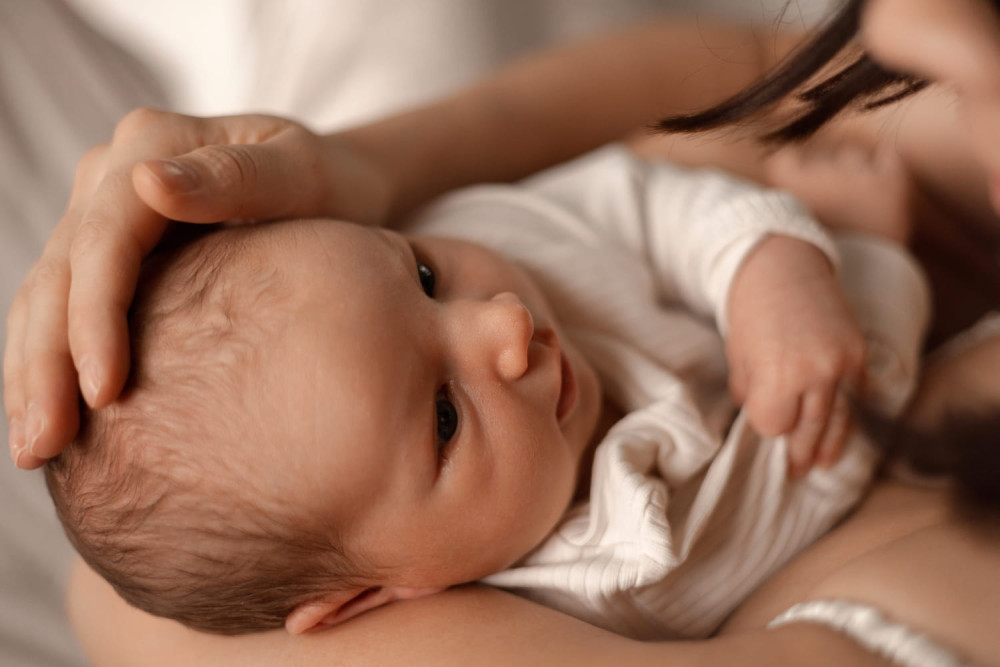 Makanan Ibu Menyusui Bisa Membuat Bayi Putih? Ini Faktanya!