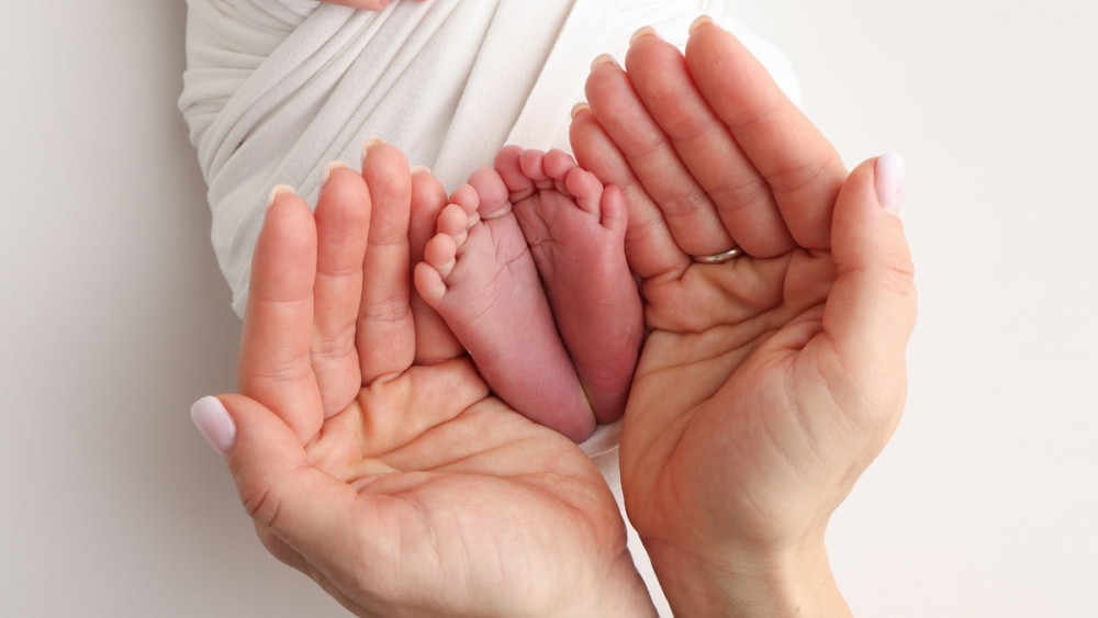 Kulit Bayi Sensitif, Amankah Ibu Minum PRENAGEN Lactamom?